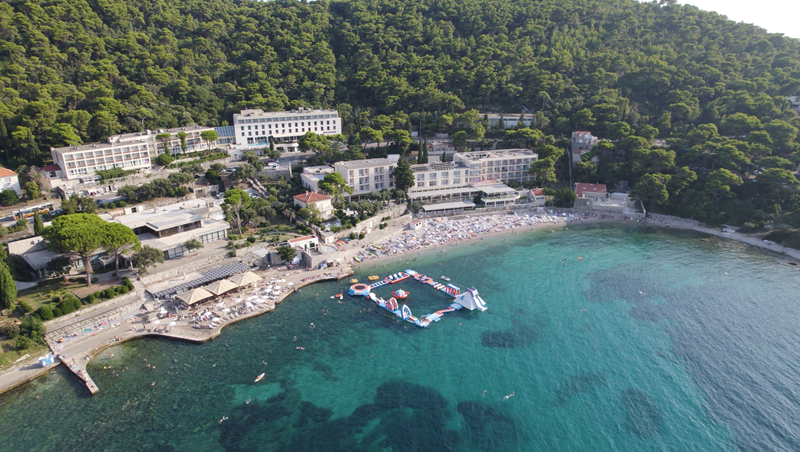 Plaża Uvala Lapad w Dubrowniku: Przewodnik po sercu półwyspu 2025